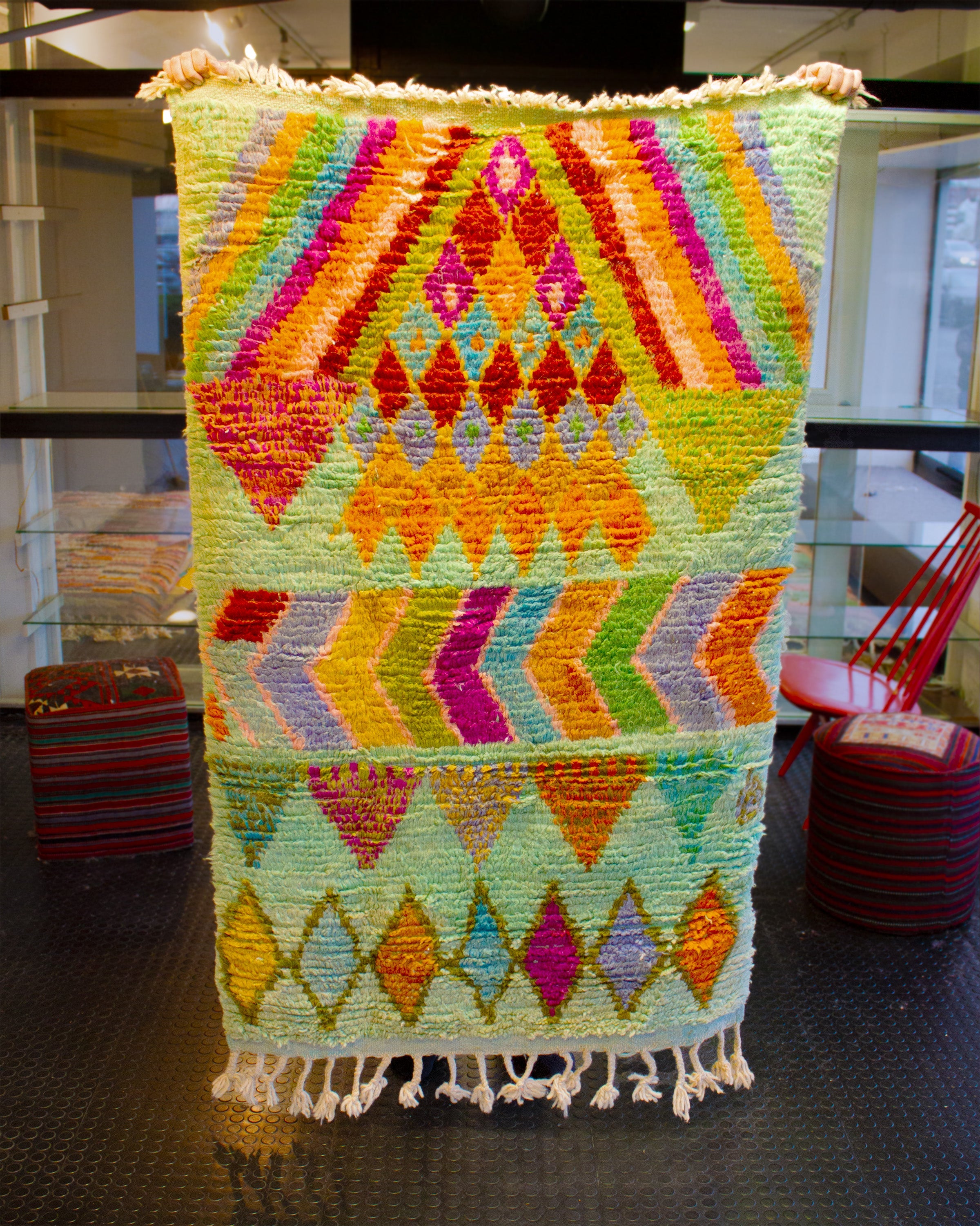 värikäs marokkolainen matto