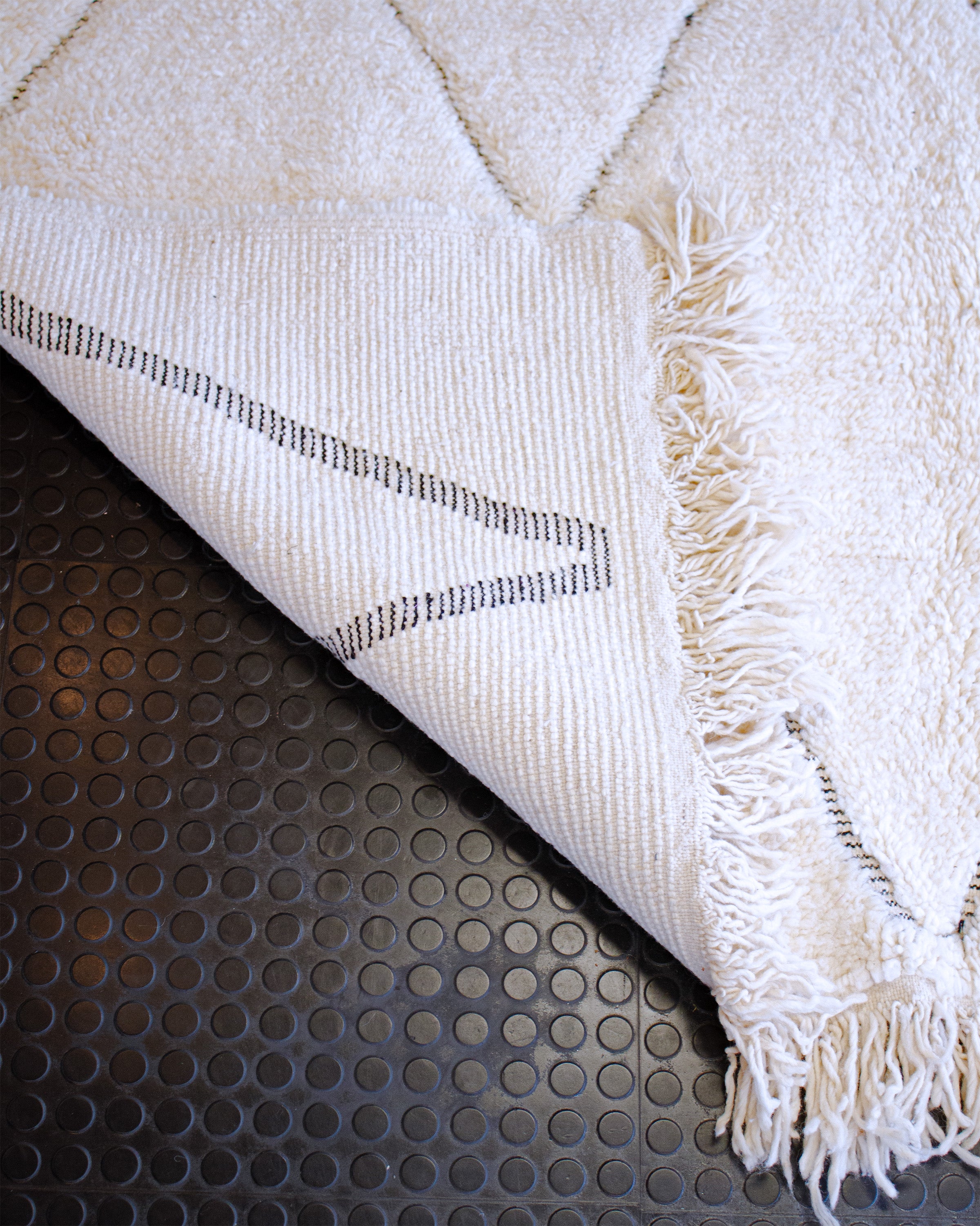 valkoinen villamatto