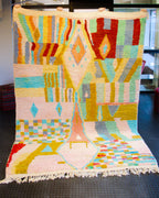 värikäs iso villamatto