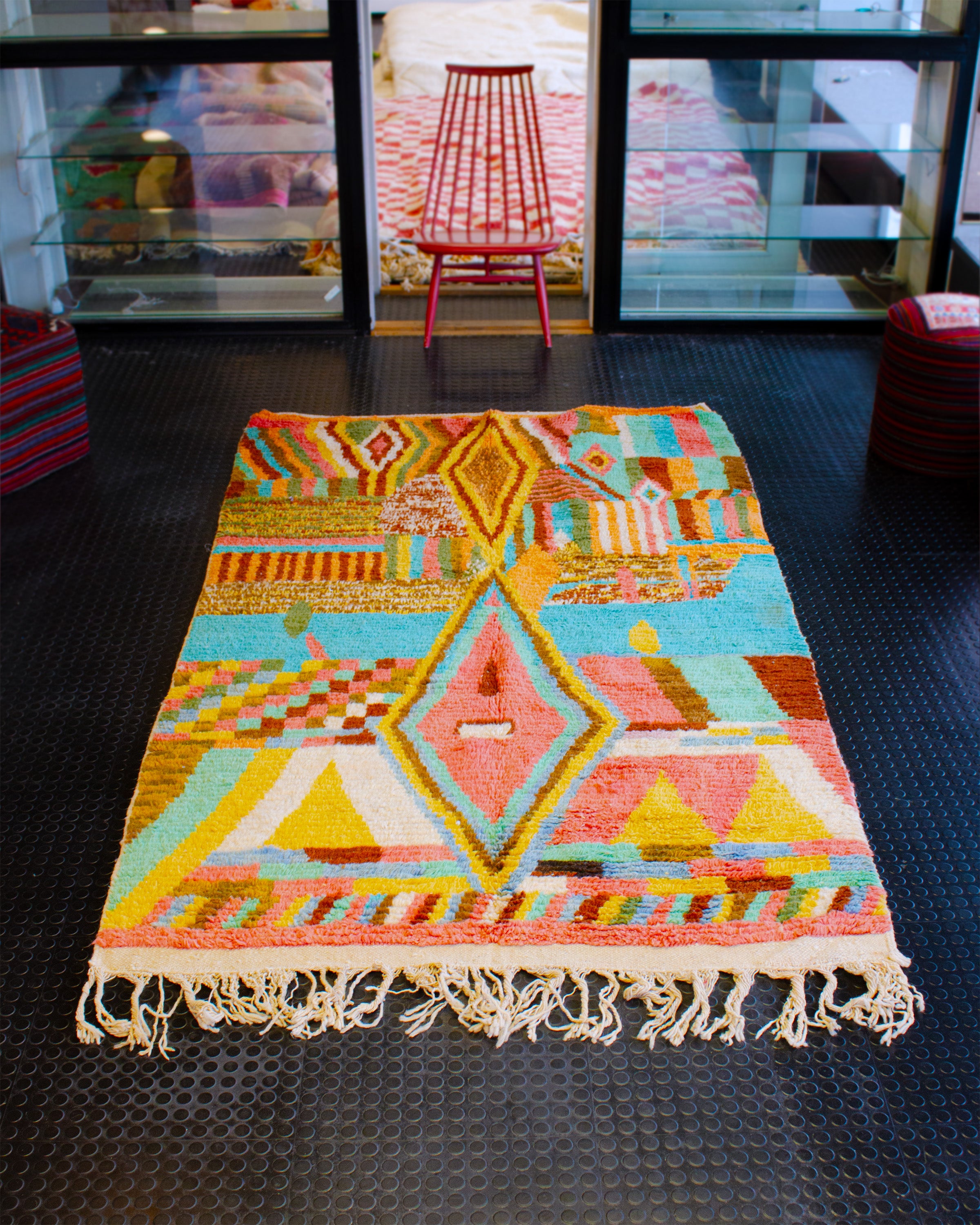 värikäs marokkolainen matto