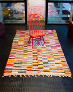 värikäs villamatto