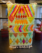 Värikäs villamatto 