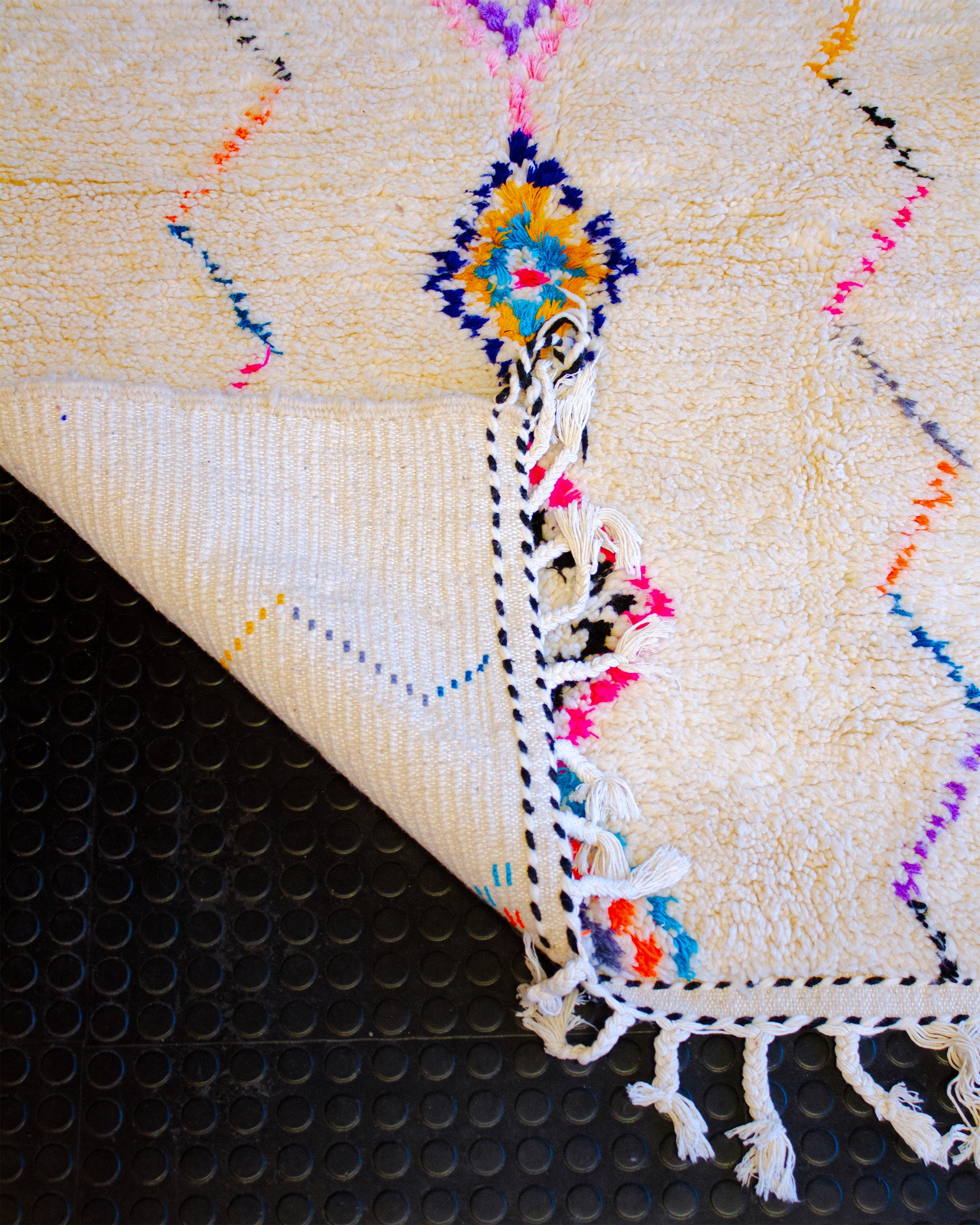 käsinsolmittu villamatto