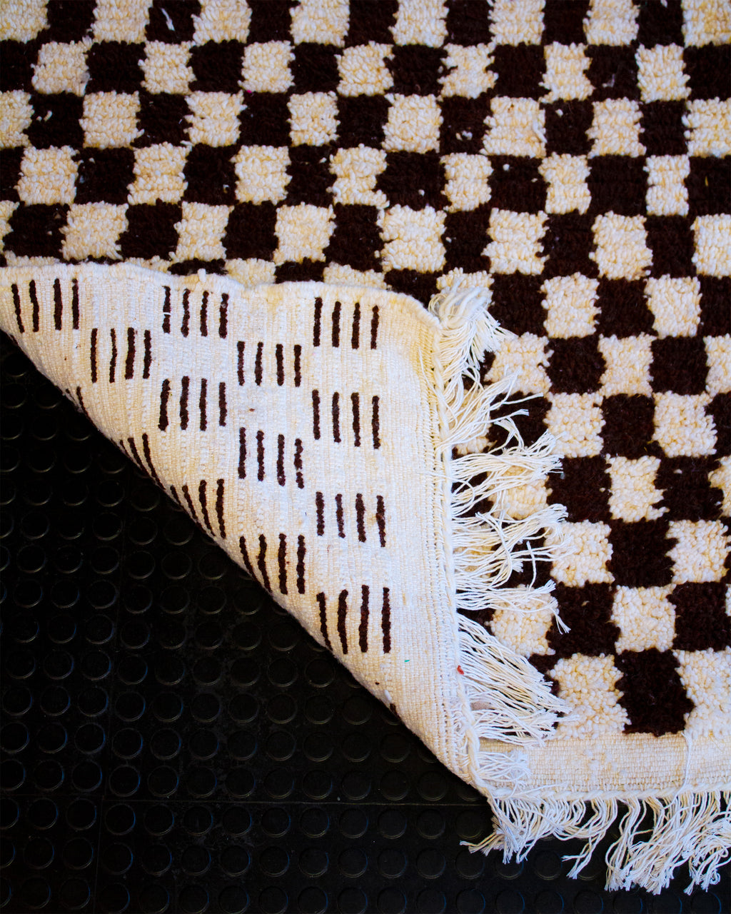 Käsinsolmittu villamatto