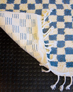 Vaalean sininen ruudullinen villamatto 155cm x 105cm