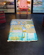 Värikäs marokkolainen matto