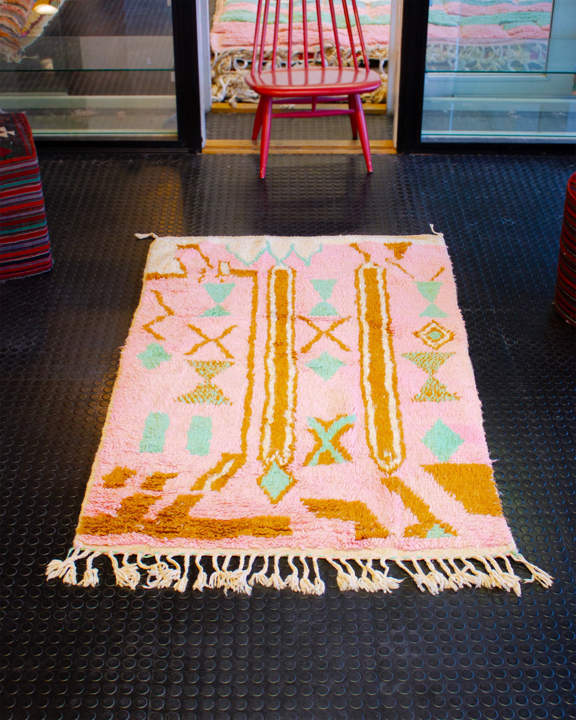 marokkolainen vaaleanpunainen matto