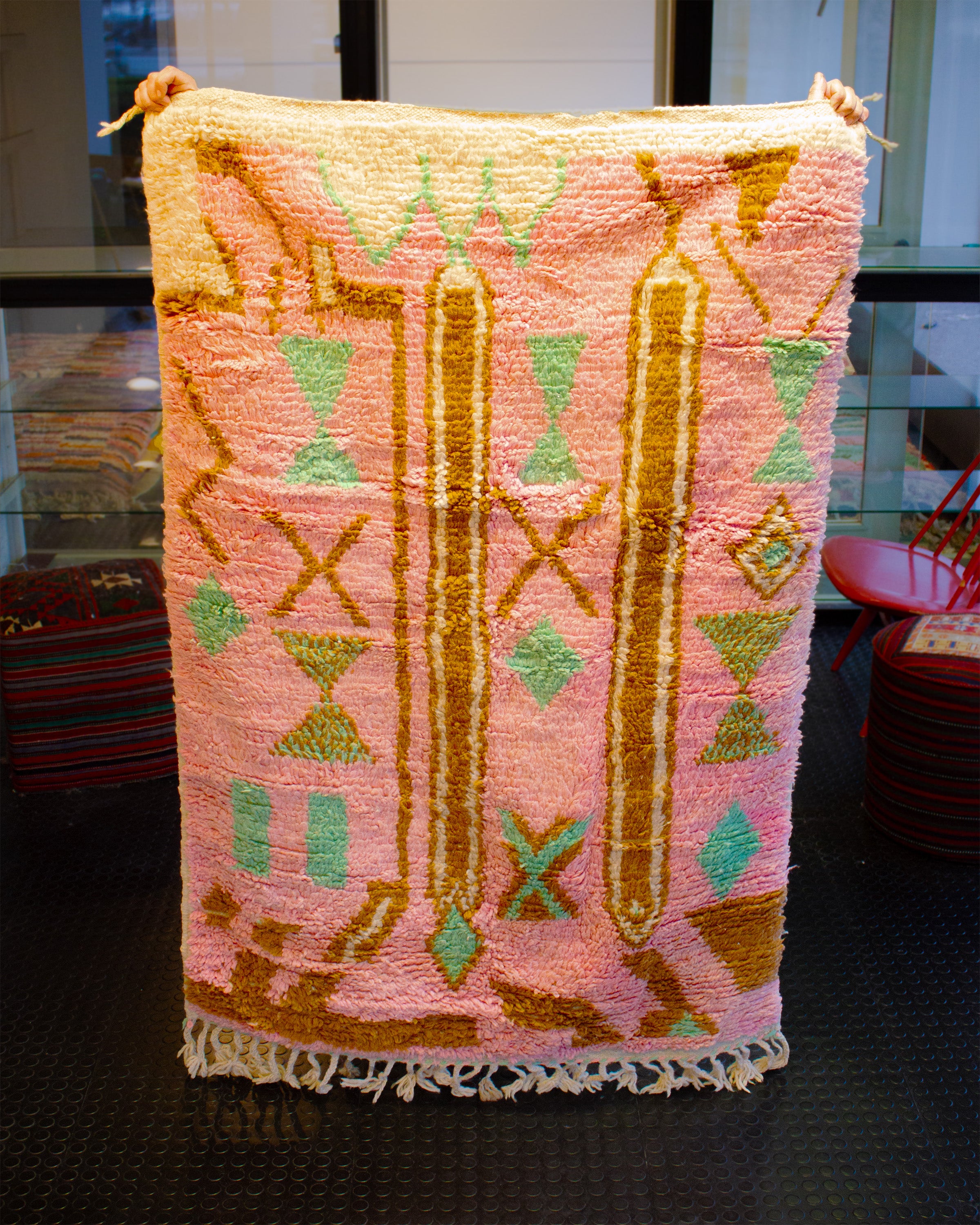 värikäs marokkolainen matto