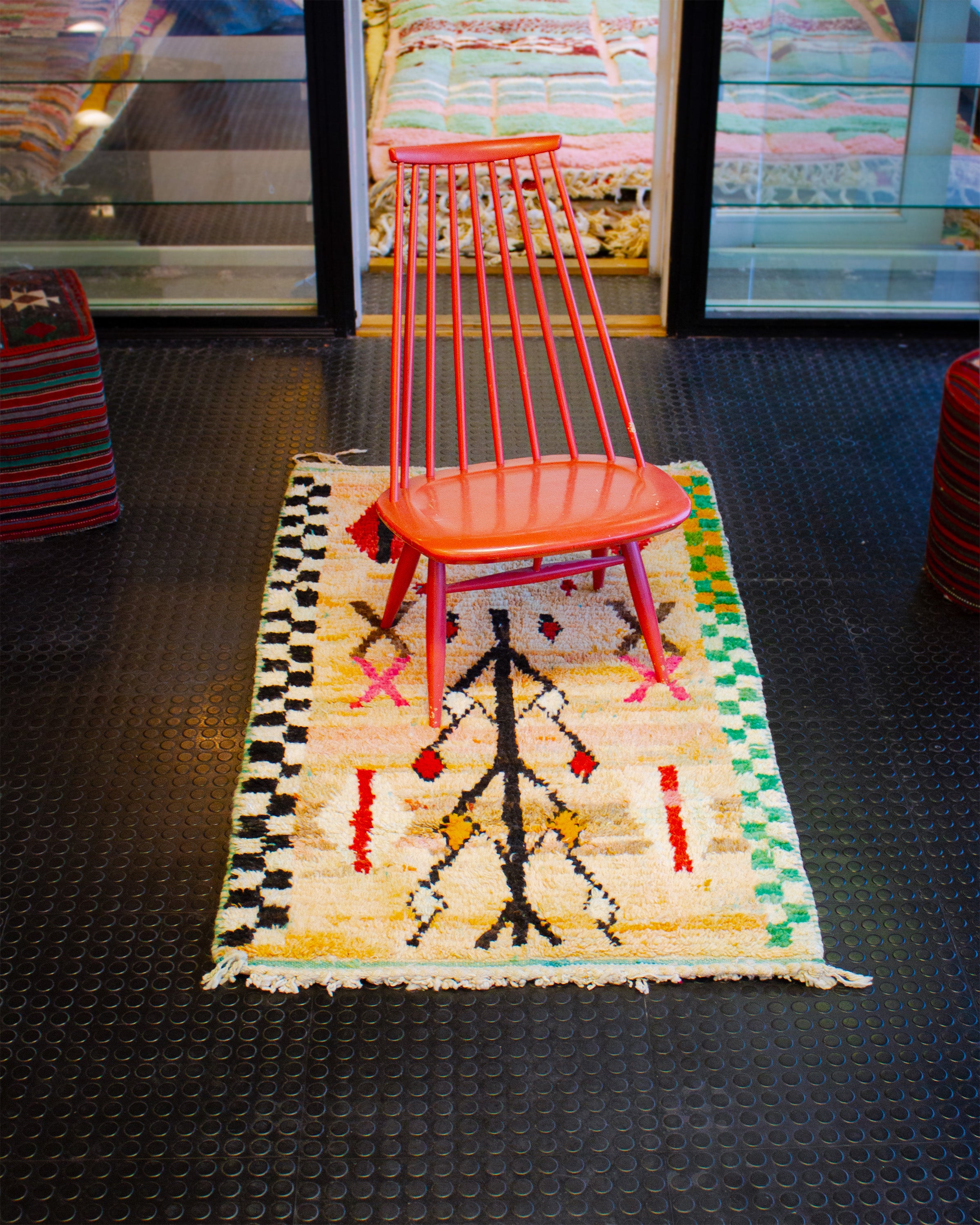 marokkolainen värikäs matto