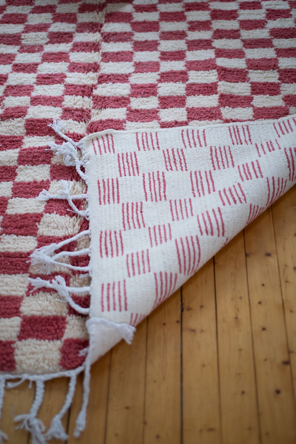 Vaalean punainen ruudullinen villamatto<br>300cm x 200cm