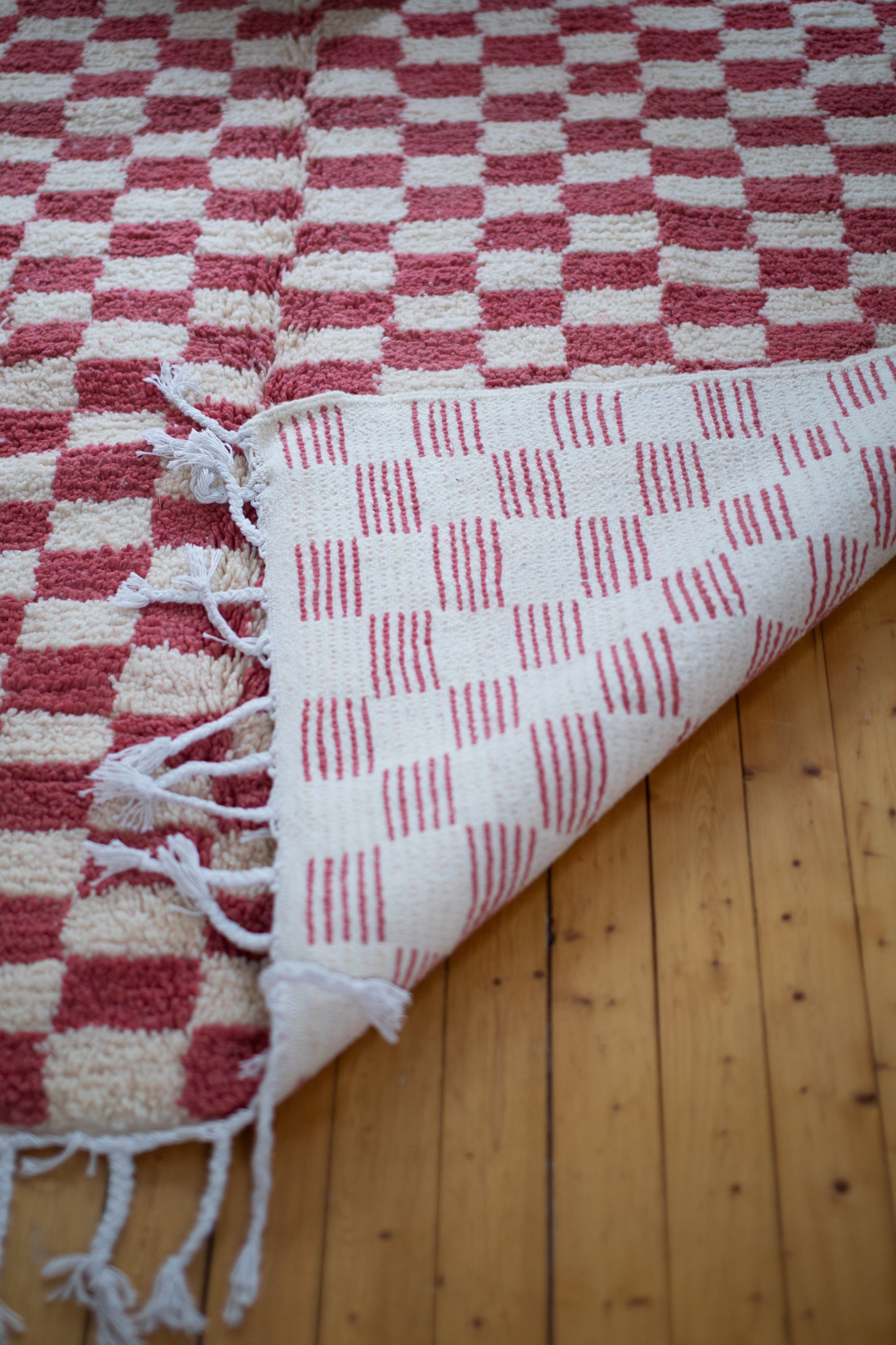 punertava pinky ruudullinen villamatto<br>300cm x 200cm