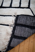 Beni Ourain musta/valkoinen villamatto<br>300cm x 200cm