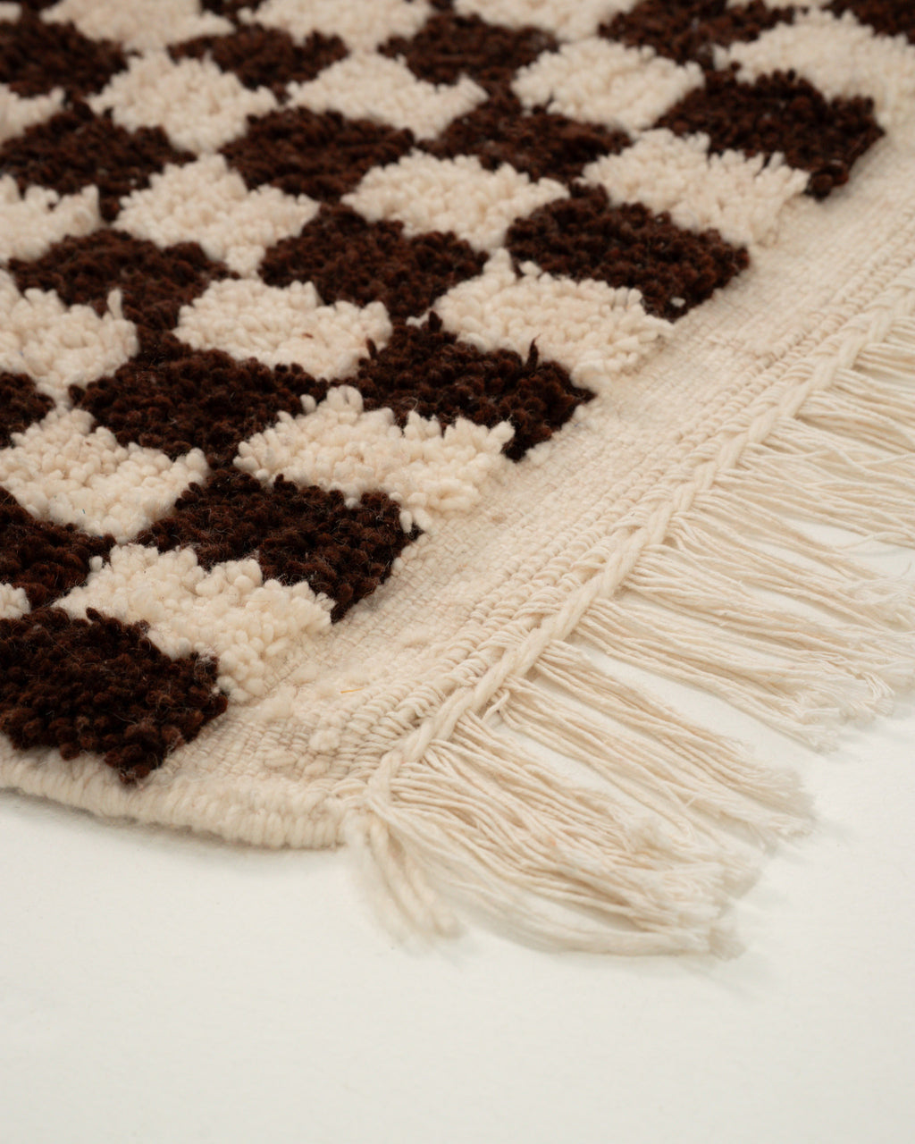 Ruskea ruudullinen villamatto 155cm x 105cm