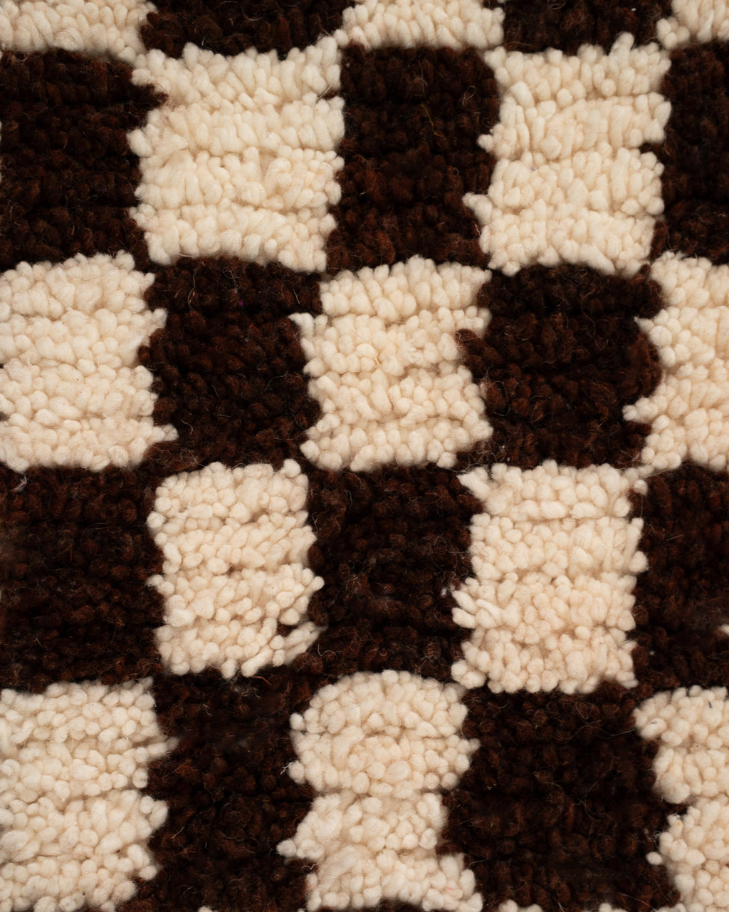 Ruskea ruudullinen villamatto 155cm x 105cm