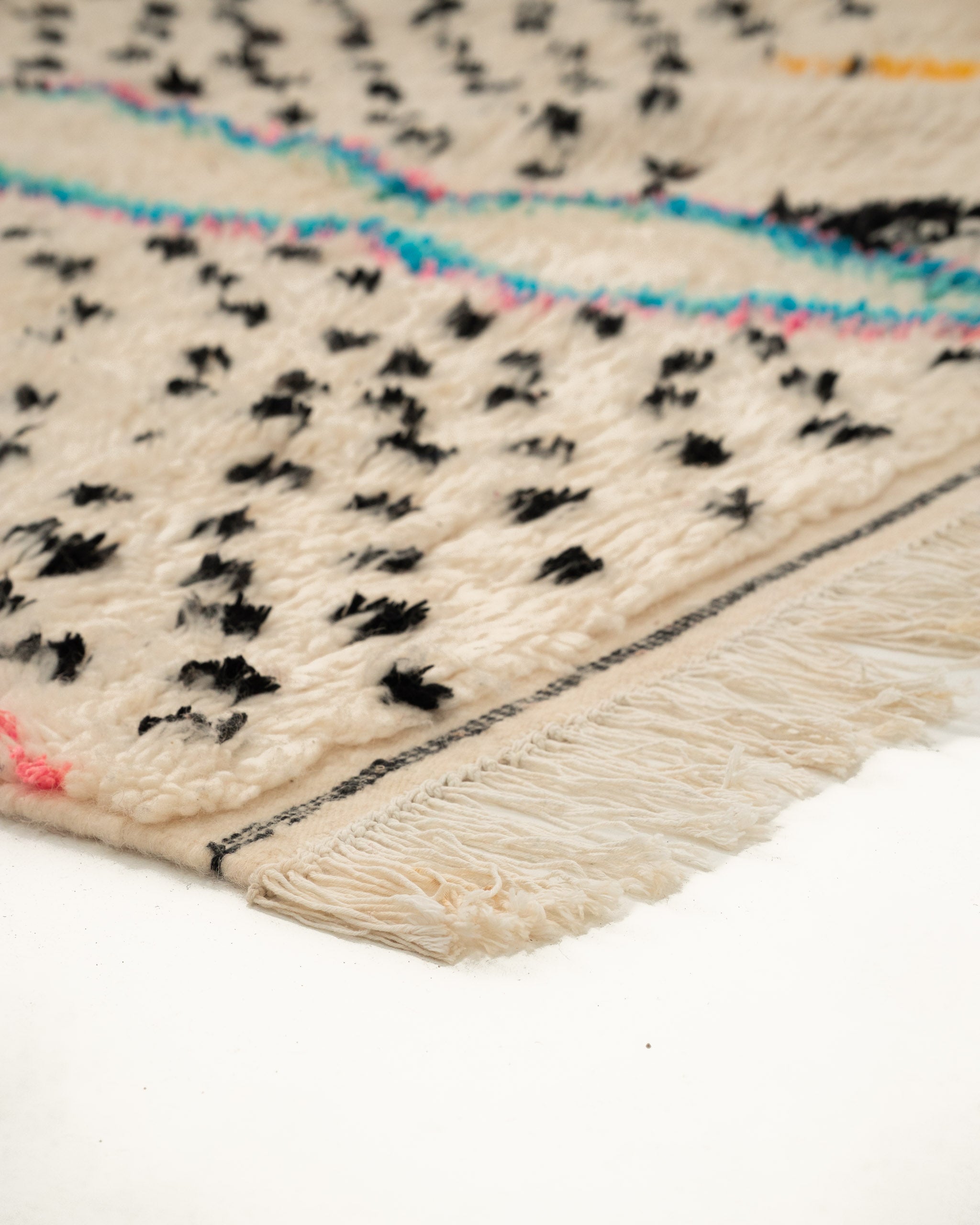 Marokkolainen Azilal villamatto 240/142cm