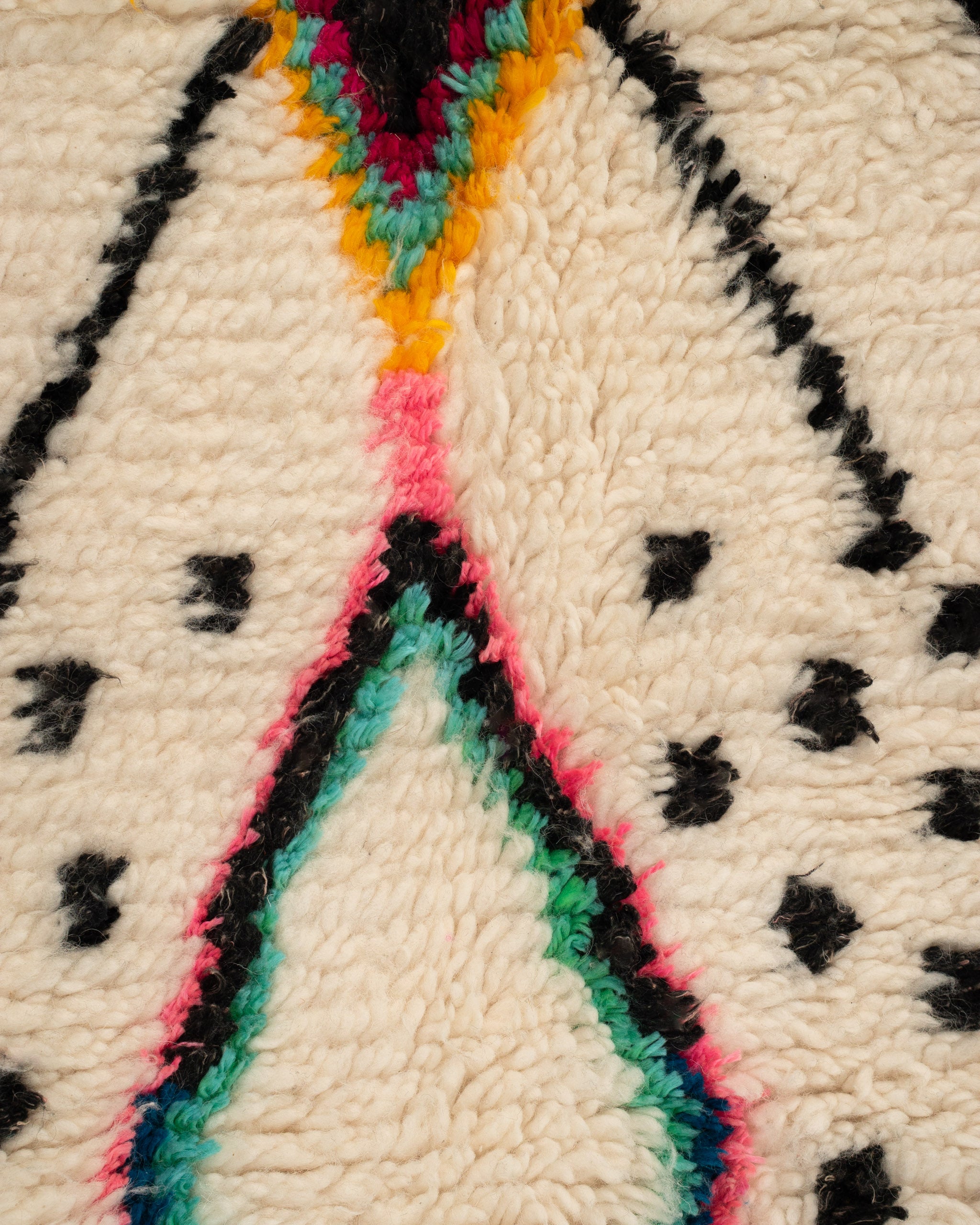 Marokkolainen Azilal villamatto 240/142cm