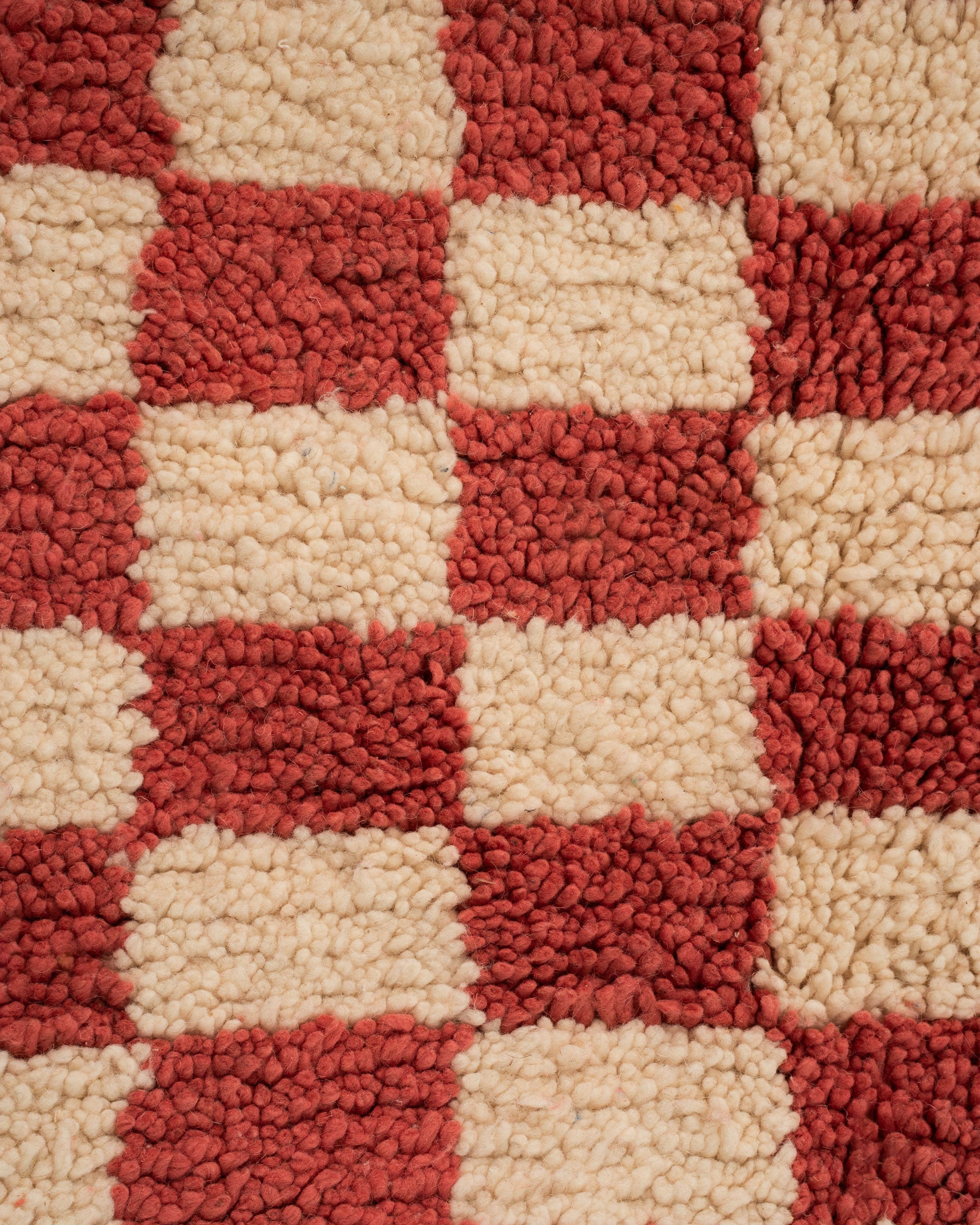 Punertava ruudullinen villamatto<br>300cm x 200cm