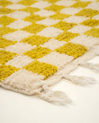 Keltainen ruudullinen villamatto 155cm x 105cm