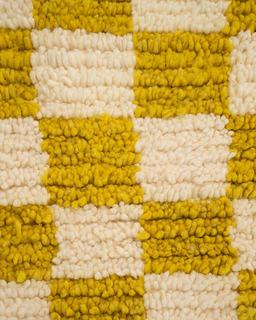 Keltainen ruudullinen villamatto 155cm x 105cm