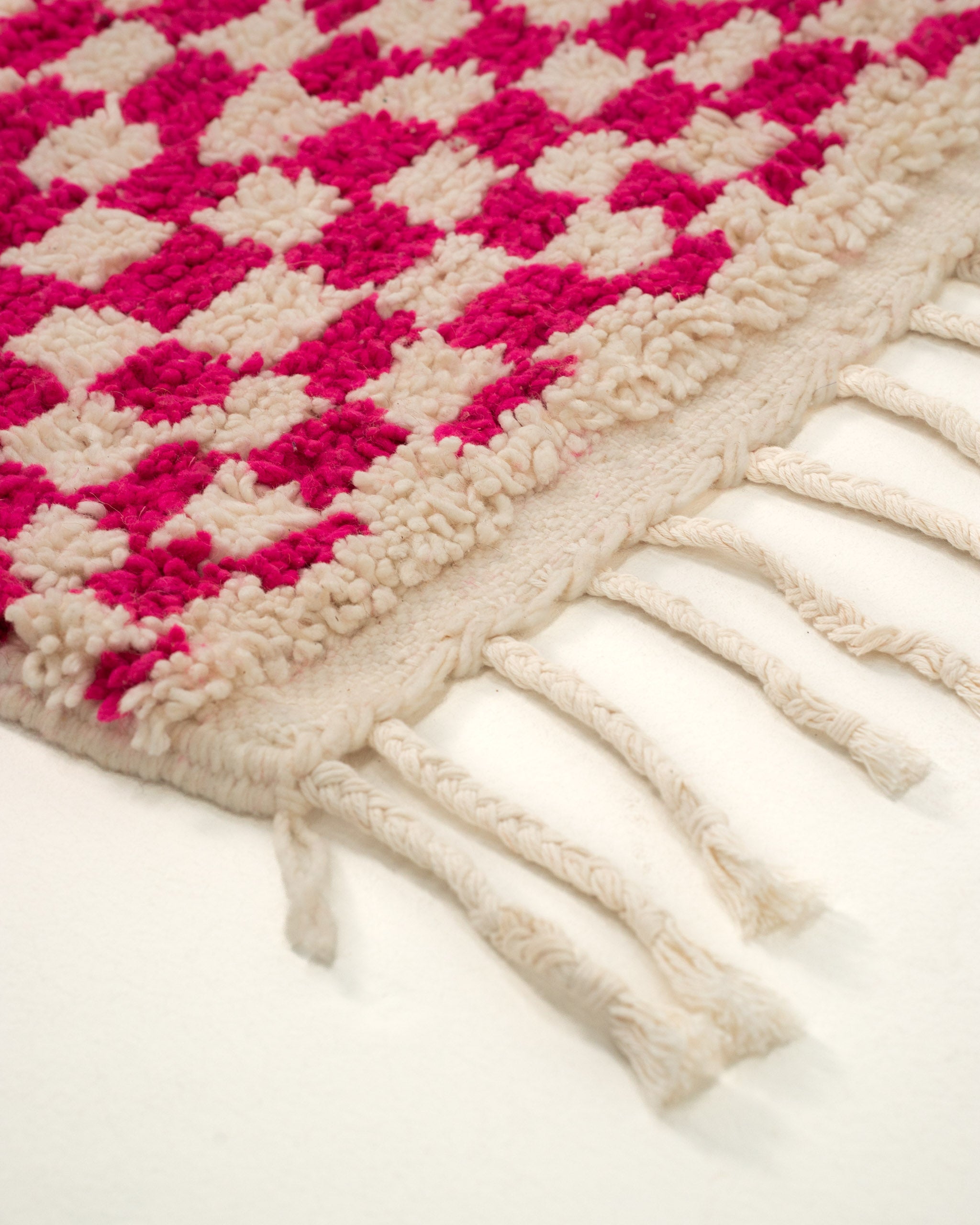 Pinkki ruudullinen villamatto 155cm x 105cm