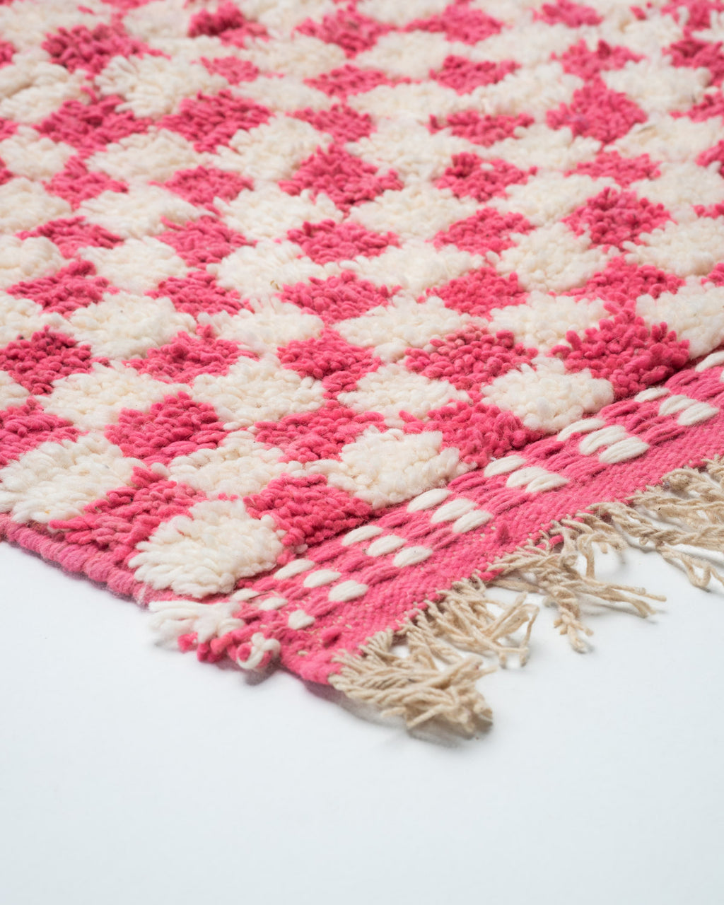 Pinkki ruudullinen marokkolainen matto 240cm x 225cm