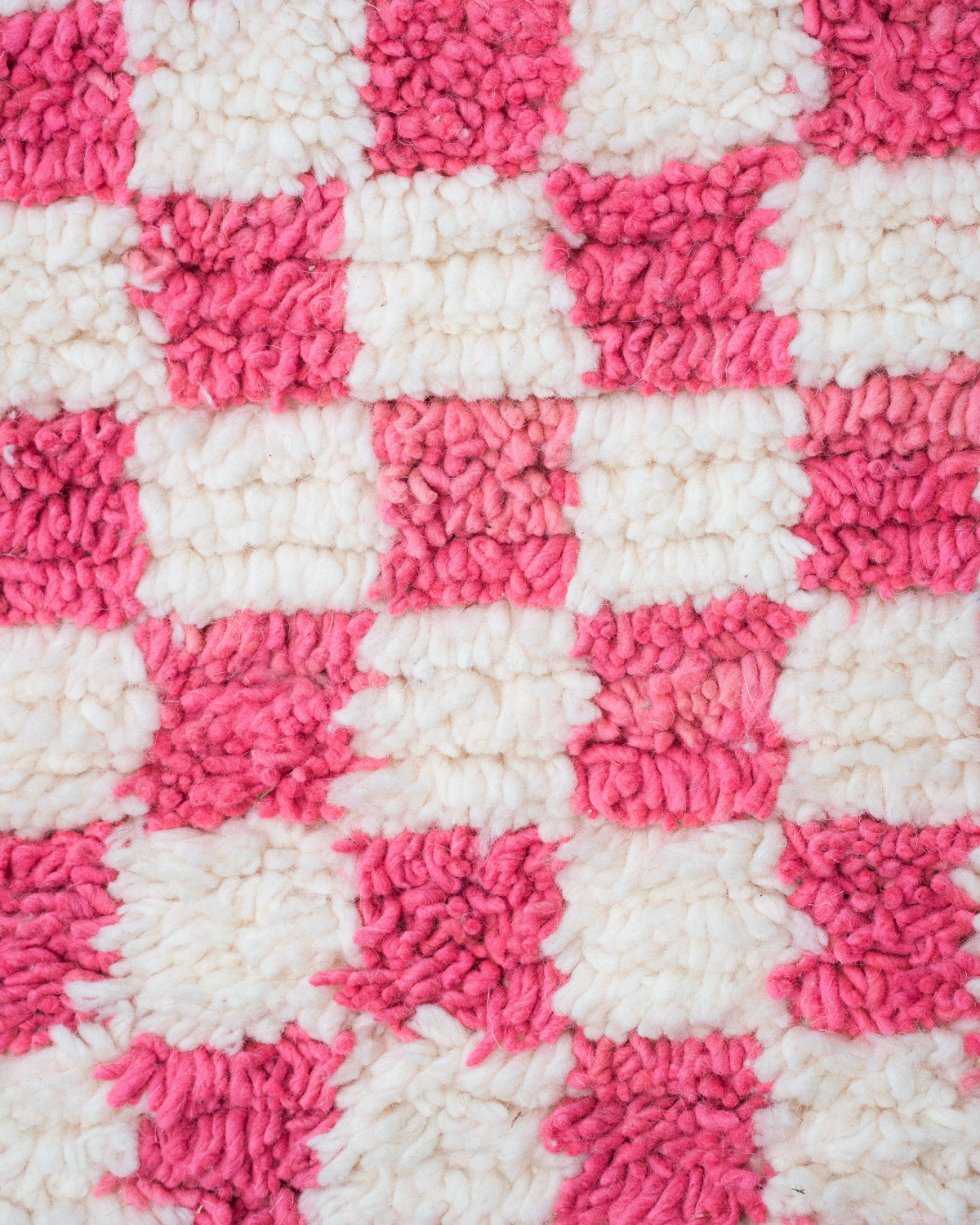 Pinkki ruudullinen marokkolainen matto 240cm x 225cm